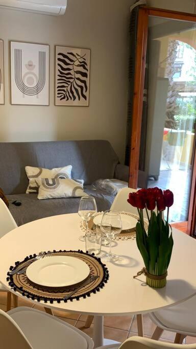 Nest House - Esclusivo Appartamento Marina Di Olbia- Mater Olbia - Beaches - Close To The Airport - Private Parking- Full Comforts - Exterior foto