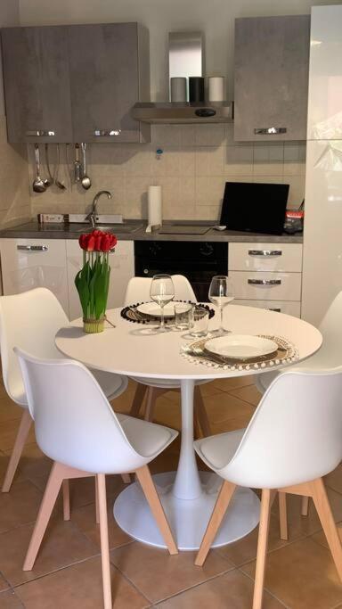 Nest House - Esclusivo Appartamento Marina Di Olbia- Mater Olbia - Beaches - Close To The Airport - Private Parking- Full Comforts - Exterior foto